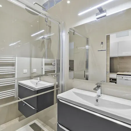 Centre de Cannes 2 Bedrooms, 131 Rue d'Antibes à 5 minutes du palais * Cannes