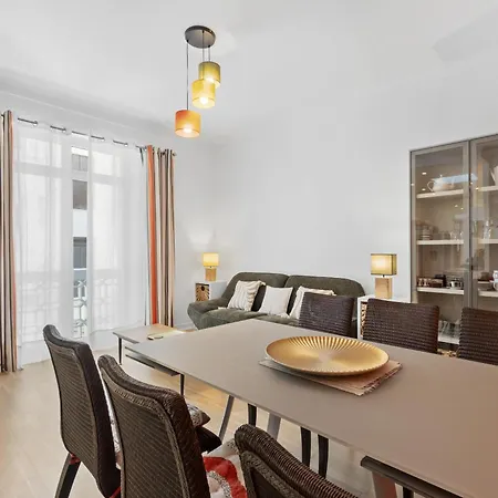 Centre de Cannes 2 Bedrooms, 131 Rue d'Antibes à 5 minutes du palais Cannes