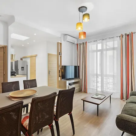 Centre de Cannes 2 Bedrooms, 131 Rue d'Antibes à 5 minutes du palais Appartamento